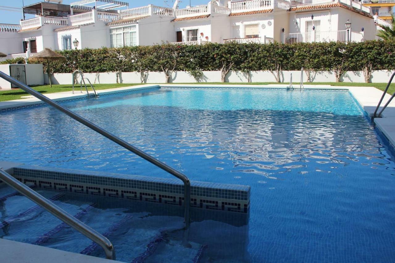 Nerja Gaviota Holidays Piscina Y Playa Exteriör bild