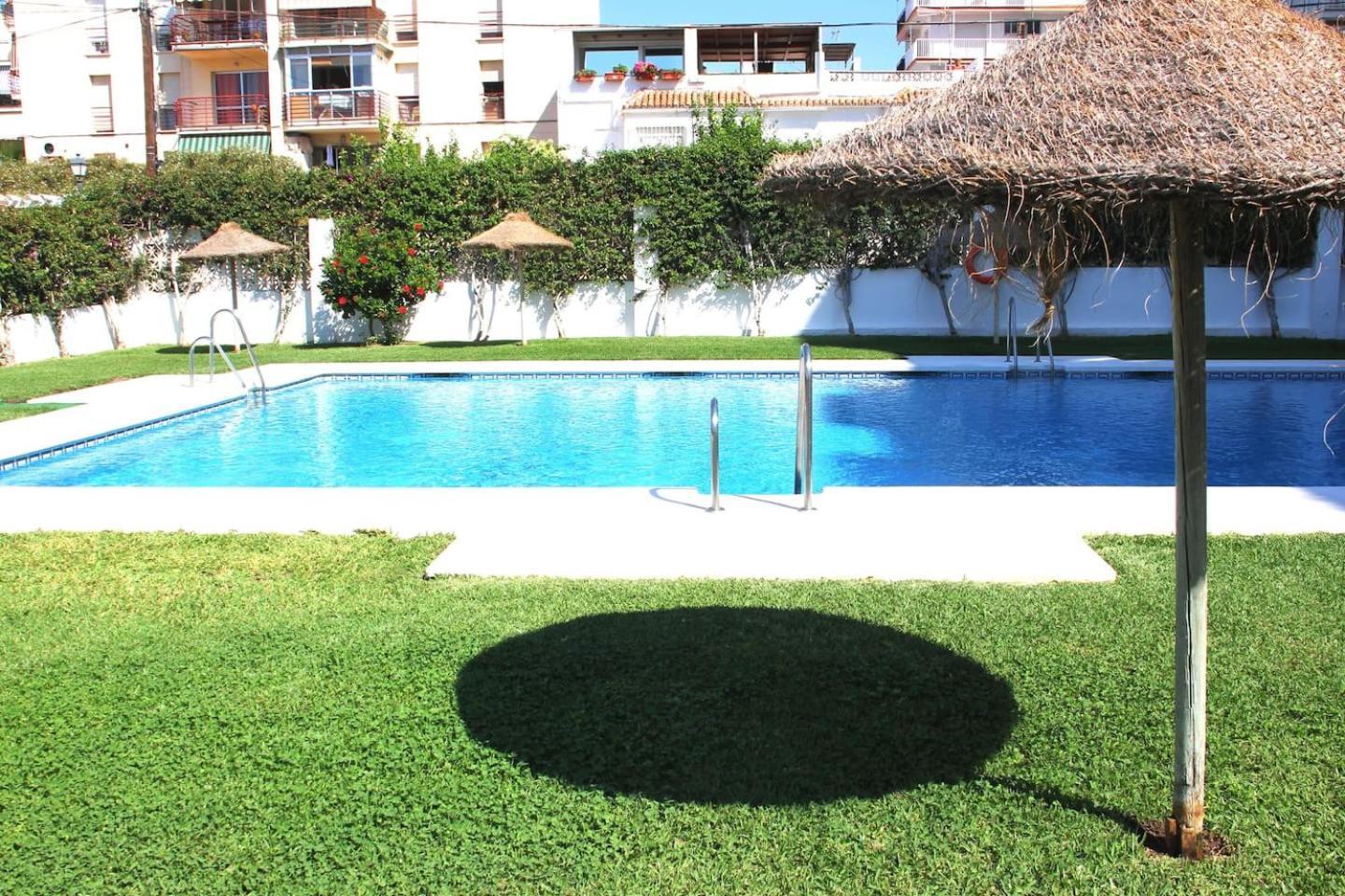 Nerja Gaviota Holidays Piscina Y Playa Exteriör bild